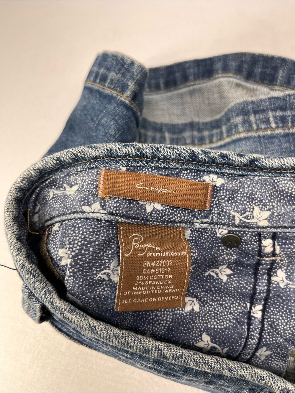 PAIGE Canyon Mid-Blue Denim Rolled Hem Women's Shorts - Picture 7 of 7